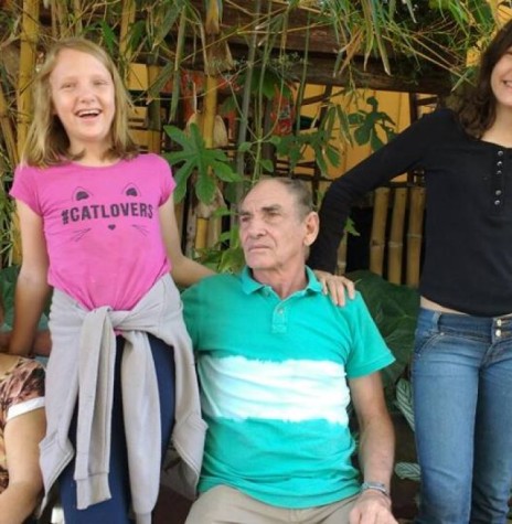 || Pioneiro Martinho Sander, com a esposa Reinilda e netas, ela falecido em final de maio de 2019. 
Imagem: Acervo Raquel Sander - FOTO 9 - 