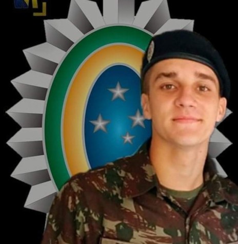 || Soldado Daniel Engelmann morto nas águas do Rio Paraná, na cidade de Guaíra, depois que embarcação é atingida por barco clandestino.
Imagem: Acervo O Presente - FOTO 19  -