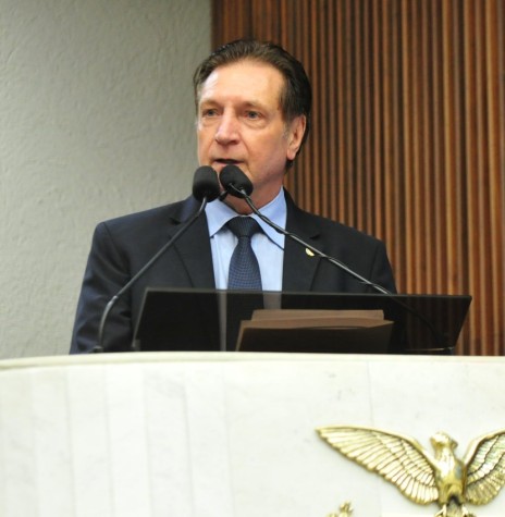 || Deputado Estadual Ademir Antonio Osmar Bier  durante o seu discurso de despedida na tribuna da Assembleia Legislativa do  Paraná. 
Imagem: Acervo Gabinete do Deputado - FOTO 18 - 