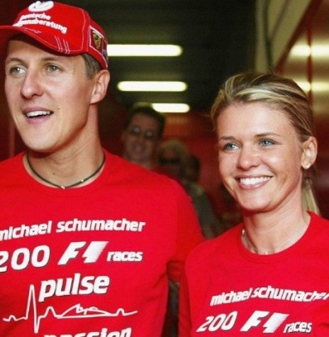 Piloto alemão Michael Schumacher com a esposa Corinna Betsch. 
Imagem: Acervo IG Esporte - FOTO 5 - 