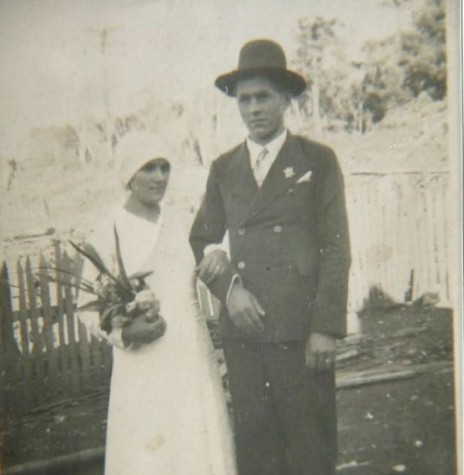 || Casamento de Regina Bet e Vitório Parizotto, pais de Rozalina Cecília Cemin, em 1935.
Imagem: Acervo Arquivo pessoal - FOTO  11 - 