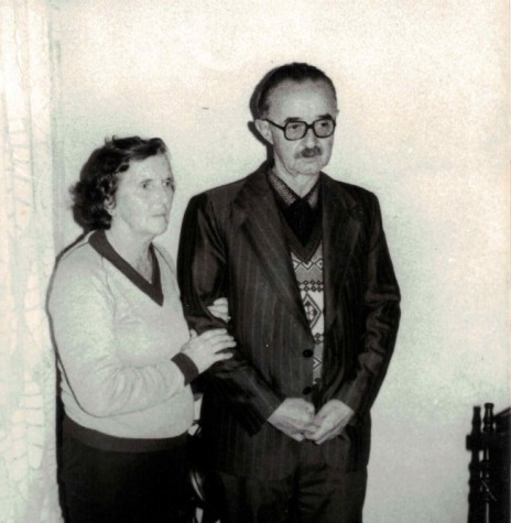 || Casal Assumpta e Alcides Donin, ela primeiro funcionário da Prefeitura Municipal de Toledo, em fotografia da década de 1990.
Imagem: Acervo Museu Histórico Willy Barth (Toledo - PR) - FOTO 6 -