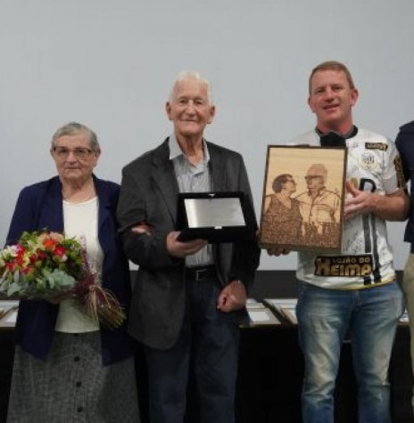 || Casal Iolanda e Walter Degger  recebendo o troféu 