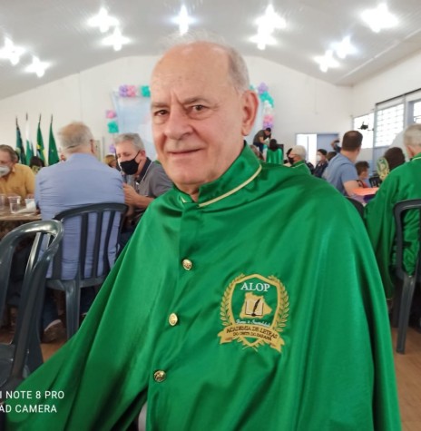 Afonso Francener, da cidade de Quatro Pontes, na sua posse como membro da Academia de Letras do Oeste do Paraná, em dezembro de 2020. 
Imagem: Acervo pessoal - FOTO 21 - 
