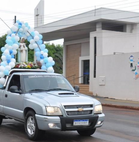 || Carreata da imagem de Maria Mãe da Igreja, na comemoração de maio de 2023, em ruas das cidade de Marechal Cândido Rondon.
Imagem: Acervo Oficina da Foto Rosane Kunzler - FOTO 22 - 