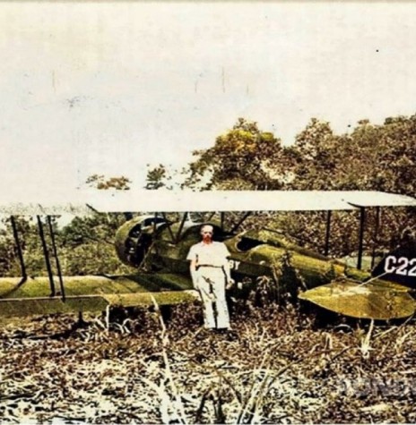 || Primeiro avião do Correio Aéreo Nacional que posou em Foz do Iguaçu, em março de 1935.
Foto colorizada artificialmente por dispositivo virtual. Imagem: Acervo Walter Dysarsz (foz do Iguaçu) - FOTO 2 - 