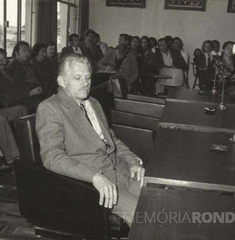 || Pioneiro rondonense Waldi Winter, falecido em março de 1998.
Na foto, na condição de vereador, na inauguração do prédio da Câmara Municipal de Marechal Cândido Rondon, em 25 de julho de 1975.
Imagem: Acervo Projeto Memória Rondonense - FOTO 7 - 