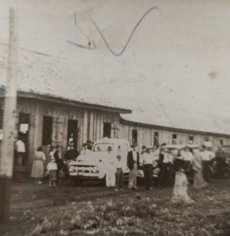|| Primeiro local de residência do casal Elli e Nelson Hack, ao chegarem de mudança em General Rondon (hoje Marechal Cândido Rondon), em julho de 1951.
Imagem: Acervo Janete Hack - FOTO 12 - 