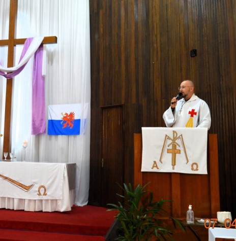 || Pastor Gabriel Bold na celebração do 15º culto em língua pomerana, em abril de 2024.
Imagem: Acervo Lori Speck - FOTO 30 -