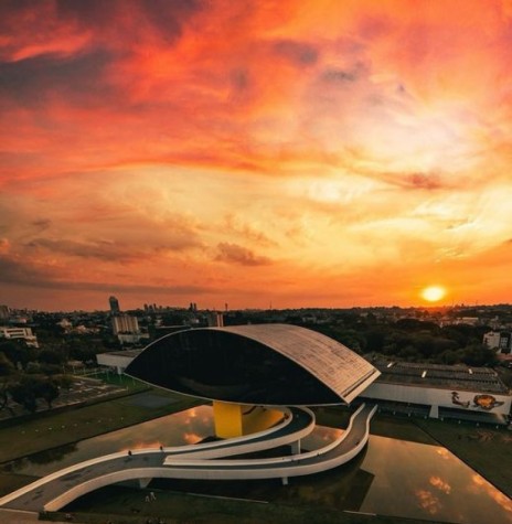 || Pôr do sol em Curitiba, em 04 de maio de 2024, com destaque para o Museu Oscar Niemayer.
Imagem: Acervo e crédito de @marcelo_araujo  - FOTO 21 -