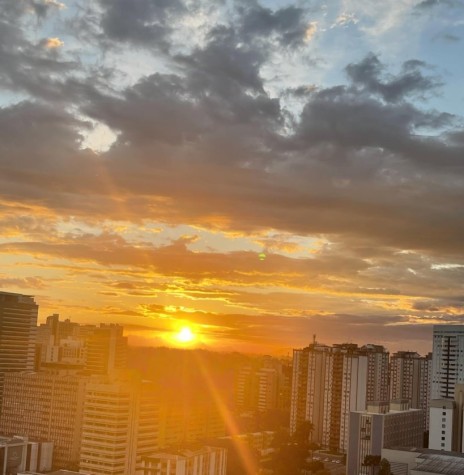 || Nascer do sol na Capital Paranaense, em 09 de maio de 2024. 
Imagem: Acervo e crédito de Alita Rusch - FOTO 13 -
