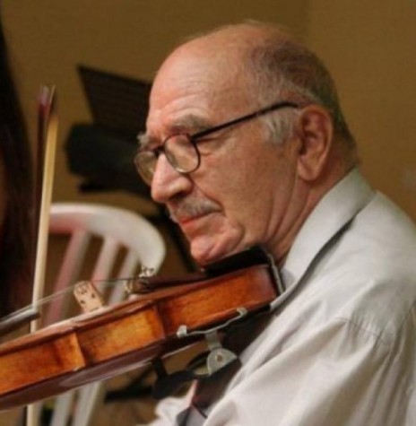 || Maestro Jacó Bresciannini com seu inseparável violino, ele falecido em abril de 2013.
Imagem: Jornal do Oeste - FOTO 10 –