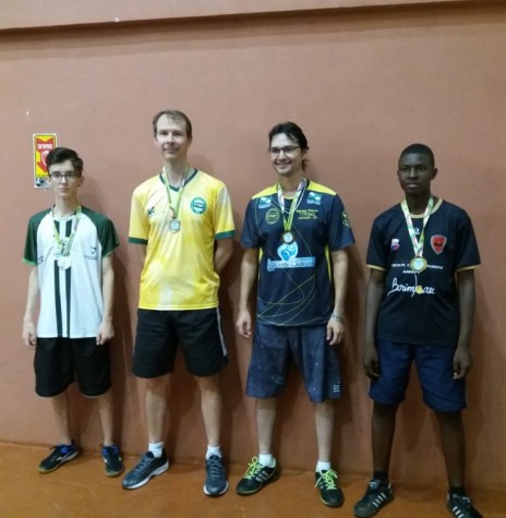 || Cristiano Stenzel (camisa amarela) campeão da 6ª Copa Kimura de Tênis de Mesa. 
Imagem: Acervo Imprensa PM-Marechal Cândido Rondon - FOTO 19 - 
