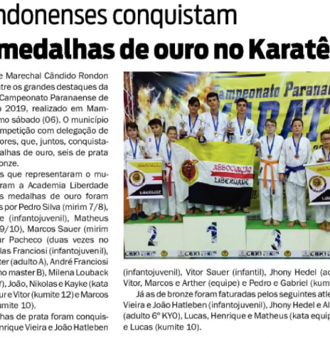 || Recorte do jornal O Presente referente a participação de karatecas rondonenses na abertura do Campeonato Paranaense de Karatê FEKIP 2019, na cidade de Campo Mourão, em abril de 2019. 
Imagem: Acervo do jornal - FOTO 16 - 