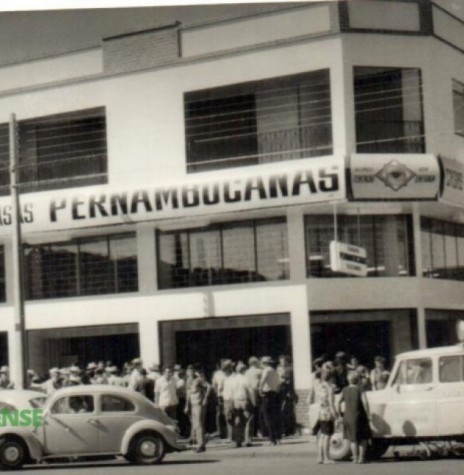 || Inauguração da filial das Casas Pernambucanas, a Avenida Rio Grande do Sul, no Edifício Batschke, em março de  Imagem: Acervo Hilga Schroeder/Mirta Schroeder Steinmacher - FOTO 4 - 