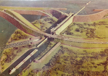 || Vista da maquete 
 da Usina Hidrelétrica da  Ilha Grande. 
Imagem: Acervo Elio Rusch 
