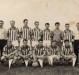 Outra equipe do Oeste Paraná FC. 
Da esquerda a direita:  1º - Alfredo Bausewein, 2º - Arno Roesler, 3º - não identificado, 4º - Walter Ritter,  5º - Rubens Luersen, 6º - identificado, 7º - Atilio Debona, 8º - Gerhard (Jipe) Reuter, 9º - Harry Feiden e 9º - Orlando Miguel Sturm. 
Agachados: 1º - Márcio Lemke (Vaca Braba),  2º - não identificados, 3º - Dimas Batisti, 4º - Harraldo Altmann e 5º - Arthur Bleich.