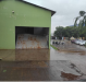 Porta  do pavilhão f do curso de Ciências Agrárias - campus Unioeste - Marechal Cândido Rondon, derrubada pelos força dos ventos. 