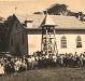 Primeira igreja católica de Novo Horizonte construída com apoio do pioneiro Antonio Bendo e família e também na compra do  primeiro sino. 
O padre na foto é Aloísio Baumesiter, vigário da paróquia  de Quatro Pontes, a qual pertencia a comunidade antes de ser criada na Paróquia de Marechal Cândido Rondon. 