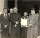 Posse do padre João Assmann SVD como primeiro vigário da Matriz Católica Sagrado Coração de Jesus. Da esquerda a direita: 1º - Wilson Carlos Kuhn discursando; 2º - prefeito municipal Arlindo Alberto Lamb; 3º - senhora não identificada; 4º - religioso não identicado; 5º - coroinha não identificado; 6º bispo diocesano D. Armando Círio; e 7º - padre João Assmann SVD.