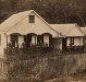 Residência do casal pioneiro rondonense Catarina (nascida Michaud) e Leopoldo Witeck, no interior do município de Peritiba, SC. 