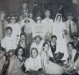 Comemoração de festa junina por jovens pioneiros quatropontes. 
Da esquerda a direita, em pé: 1ª - Rita Sausen, 2ª - Décio Lang,  3ª - Clemente Francener (de chapéu), e demais não identificados. 
Sentados, à frente: 1ª - Erides Lang, 2ª - Lurdes Sackser, 3ª - Rosana Lang, 4ª - Margo Lang, 5ª - Angelica Majolo e 6ª - Nadir Winter. 