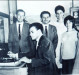 Inauguração da Rádio Difusora Rondon, em 19 de novembro de 1966. Da esquerda a direita: Arlindo Alberto Lamb, sócio-proprietário da emissora; Ilário Kehl (Alemão Louco), operador de som; Antonio Maximiliano Ceretta, diretor da rádio; Noemi Strelow (locutora); Ana Elisa Baumann (secretária); e Liselotte Strenske (locutora).