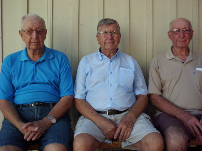 || Os irmãos pioneiros. 
Da esquerda à direita: Lauro, Raul e Schöne. 
Imagem: Acervo Memória Rondonense - Crédito: Tioni de Oliveira. 