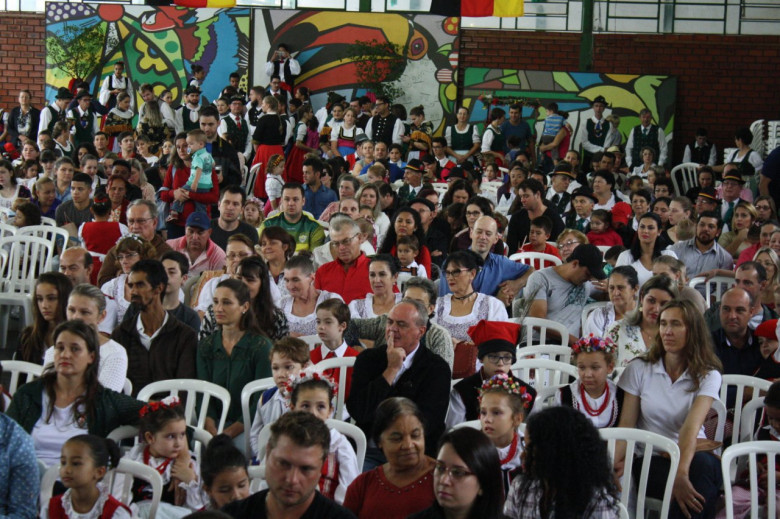 Outro momento do público na abertura da Mostra. 