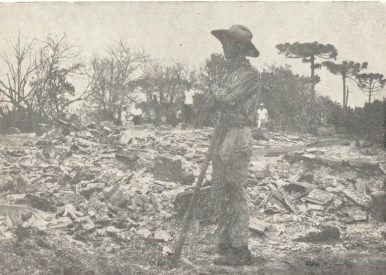 || Incêndio em 1963 — Foto: Corpo de Bombeiros/Arquivo - legenda G1.globo.com