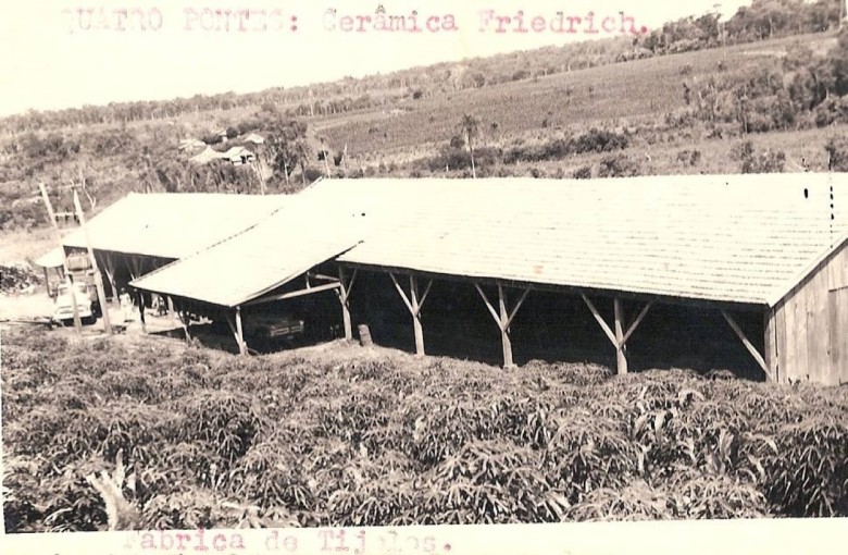 || Cerâmica Friedrich, em Quatro Pontes.