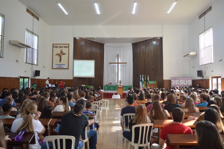 || Outro momento da abertura do JELPAR 2024, com vistas para o altar.