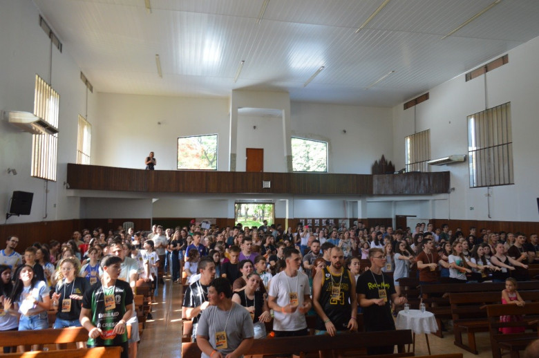 || Participantes na abertura oficial do JELPAR 2024, na igreja da Congregação Luterana.