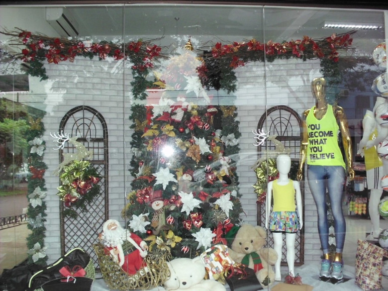Vitrine da loja Jaclaini , a Avenida Rio Grande do Sul. 
Imagem: Acervo Memória Rondonense