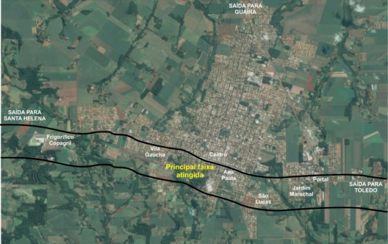 Trajetória seguido pelo tornado origem identificada à esquerda. 
Autor da imagem: Não identificado. 