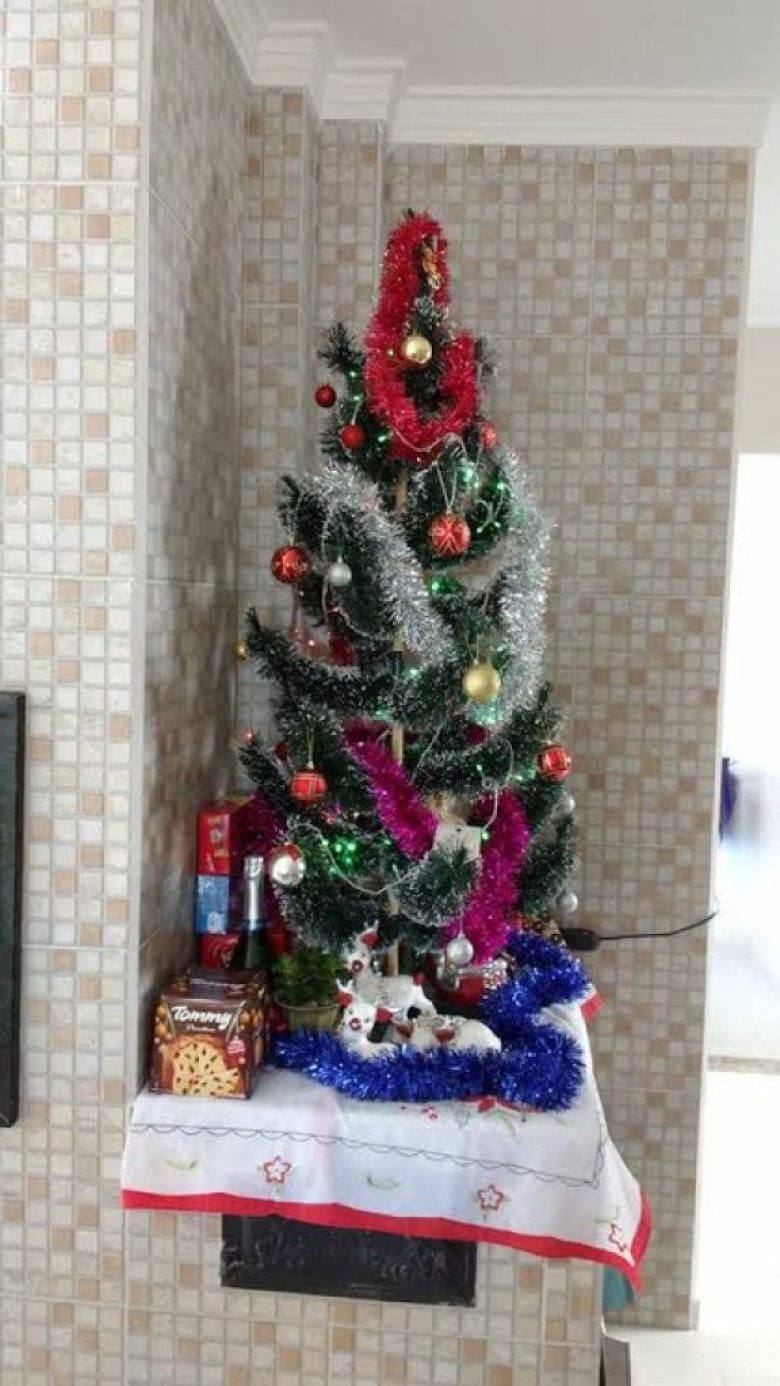 Árvore de Natal  de Matias Graff,  funcionário da Copagril e Funcionário Padrão de Marechal Cândido Rondon.  
Imagem: Acervo Matias Graff