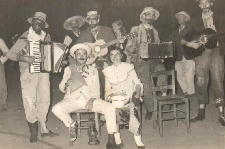 Casal Arlindo Alberto e Norma (Pöttker) Lamb na festa junina de 1963. 
Imagem: Acervo Família de Arlindo e Norma Lamb 