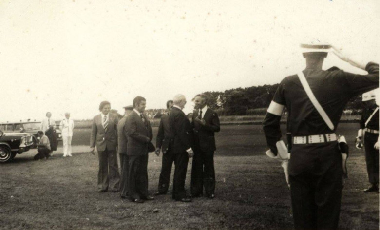Chegada do Presidente  do Presidente Geisel no aeroporto de Marechal Cândido Rondon. 
Da esquerda a direita: deputado estadual Werner Wanderer, General Hugo Abreu ( de costas), Chefe da Casa Militar da Presidência da República; governador Jaime Canet Júnior, vereador Verno Scherer, Presidente da Câmara Municipal de Marechal Cândido Rondon; Presidente Ernesto Geisel e prefeito municipal Almiro Bauermann. 
Imagem: Acervo Fundo Fotográfico de Marechal Cândido Rondon. 