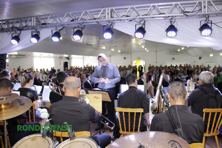 Orquestra de Sopros de Marechal Cândido Rondon executando o Hino Nacional. 
Imagem: Acervo Memória Rondonense - Crédito: Tioni de Oliveira