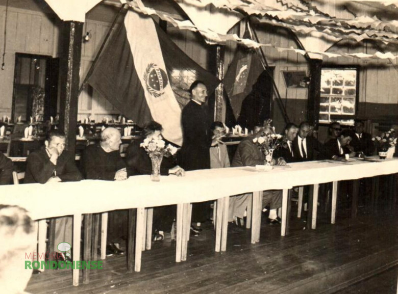 Outro instantâneo da Mesa de Honra da posse de Arlindo Alberto Lamb.
Imagem: Acervo idem 
