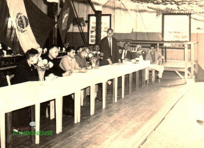 Vereador eleito Helmuth Priesnitz e futuro presidente da primeira Câmara Municipal de Marechal Cândido Rondon em sua saudação durante a solenidade de posse. 
Imagem: Acervo idem 
