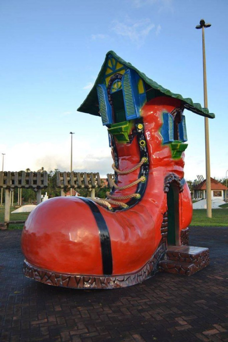 Outro detalhe da ornamentação natalina no Parque de Lazer Rudolfo Rieger. 
Imagem: Acervo Imprensa PM-MCR
Crédito: Ademir Herrmann