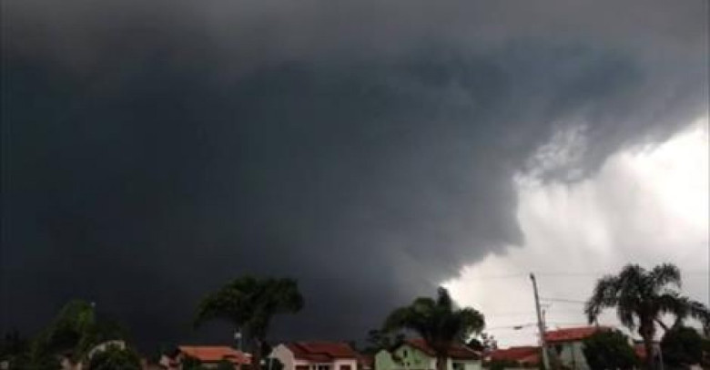 Fotografia feita a partir do bairro Vila Gaúcha. 
Autor da imagem: Não identificado. 