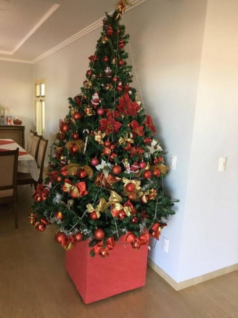2ª Árvore de Natal do casal de jornalistas Arno e Lorena Kunzler. 
Imagem: Acervo do casal 