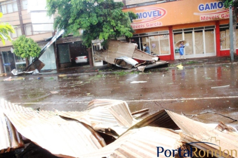 Rua Santa Catarina na esquina coma Rua Sete de Setembro. 
Crédito da imagem: não identificado. 