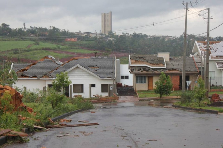 Residências atingidas no Loteamento Maiolli. 
Autor da imagem: Não identificado. 