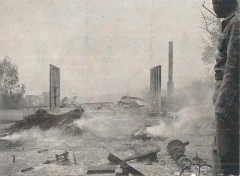 || Incêndio de 1963 destruiu vários imóveis e áreas no Paraná — Foto: Corpo de Bombeiros/Divulgação - legenda G1.globo.com