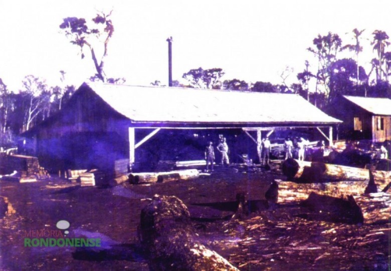 Primeira serraria no distrito de Novo Três Passos, de propriedade da Família Ragazzan. Imagem: Acervo Família Seyboth