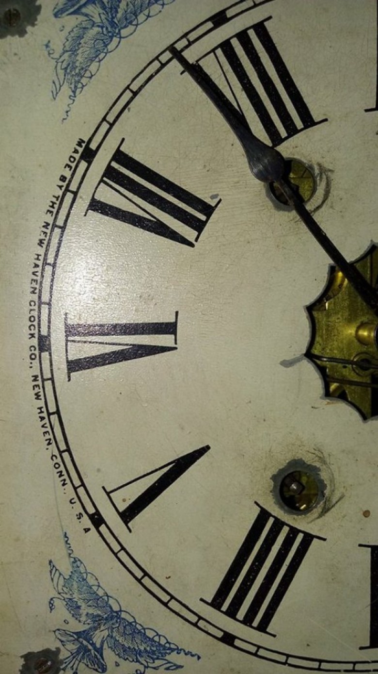 Detalhe do display do relógio secular. 
Imagem: Gilson Scherer