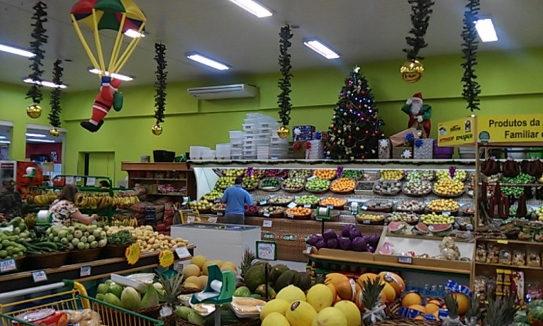 Decoração interna no Supermercado da Cercar. 
Imagem: Acervo Memória Rondonense